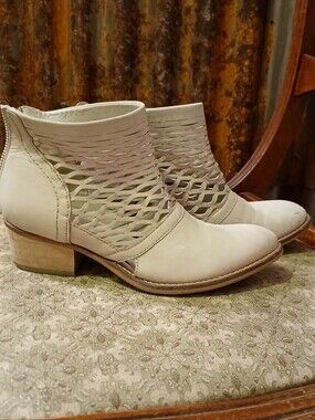 Rebels Leather White Cutout Ankle Booties